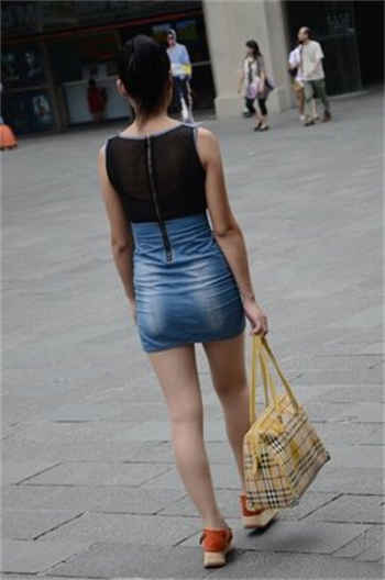 父亲和女儿在厨房h