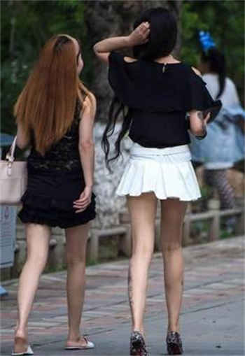 老板体罚女员工故事小诗6