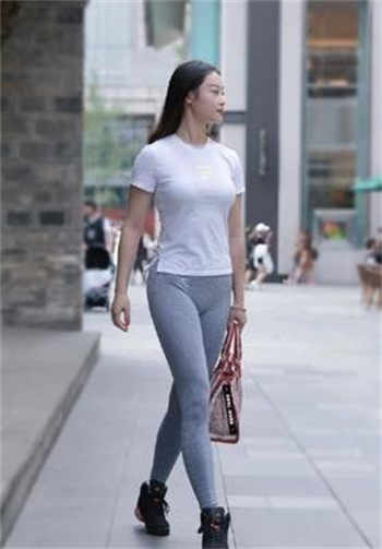 李府丫鬟小蝶打板子
